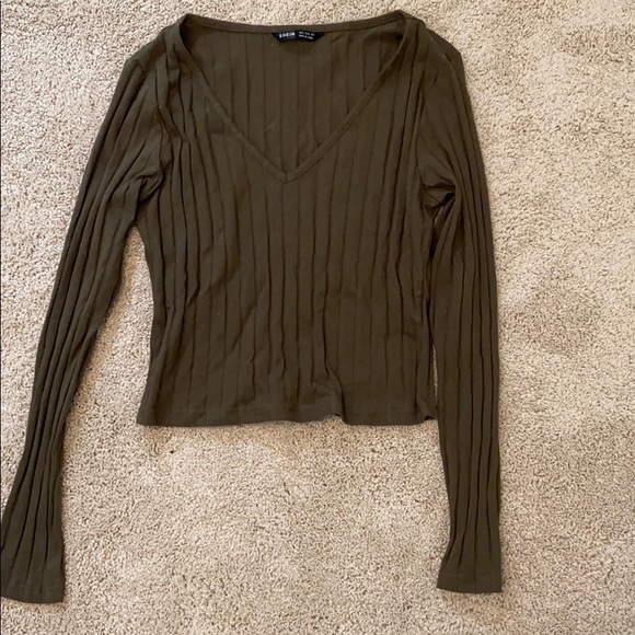 green v neck crop top - Picture 1 of 1